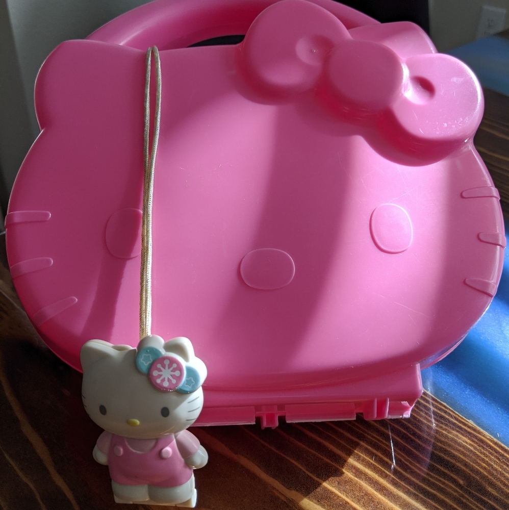 Hello Kitty purse and locket
